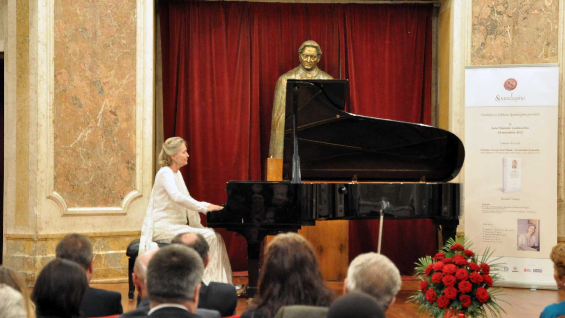 Elizabeth Sombart pe scena Muzeului „George Enescu”
